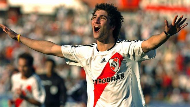 Gonzalo Higuaín tuvo un recordado paso por River Plate Gonzalo Higuaín tuvo un recordado paso por River Plate