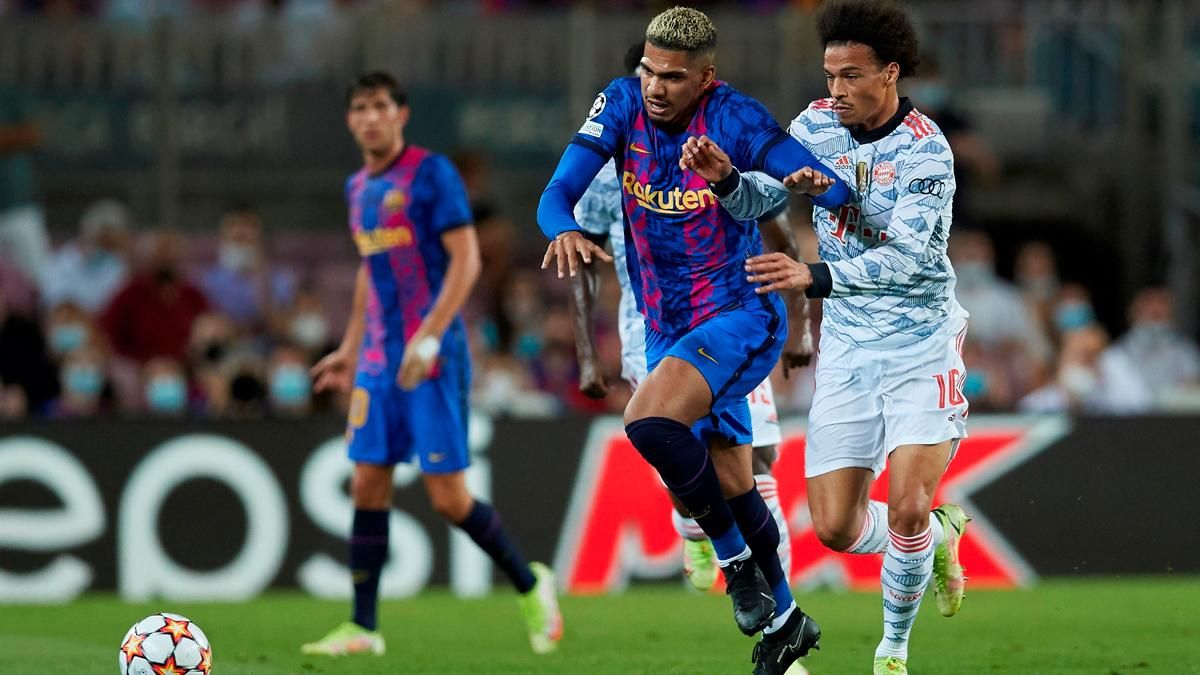 Araujo durante el partido ante el Bayern Araujo durante el partido ante el Bayern