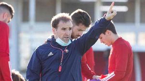 Jagoba Arrasate dirige la última sesión de entrenamiento antes de jugar contra el Espanyol Jagoba Arrasate dirige la última sesión de entrenamiento antes de jugar contra el Espanyol