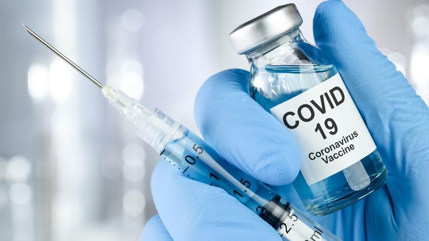 What are the side effects of the fourth dose of the COVID vaccine?