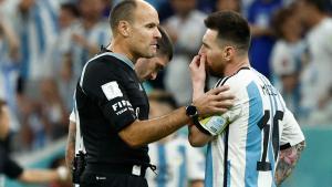 Messi ya cargó contra Mateu Lahoz en el Mundial