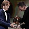 Leo Messi y Luka Modric, en una gala del Balón de Oro