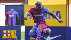 Adama Traoré vuelve a pisar el Camp Nou vestido de corto