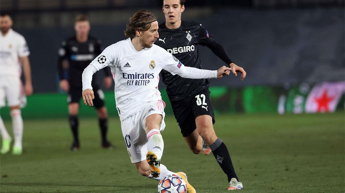 El palo evitó el gol de Modric ante el Monchengladbach