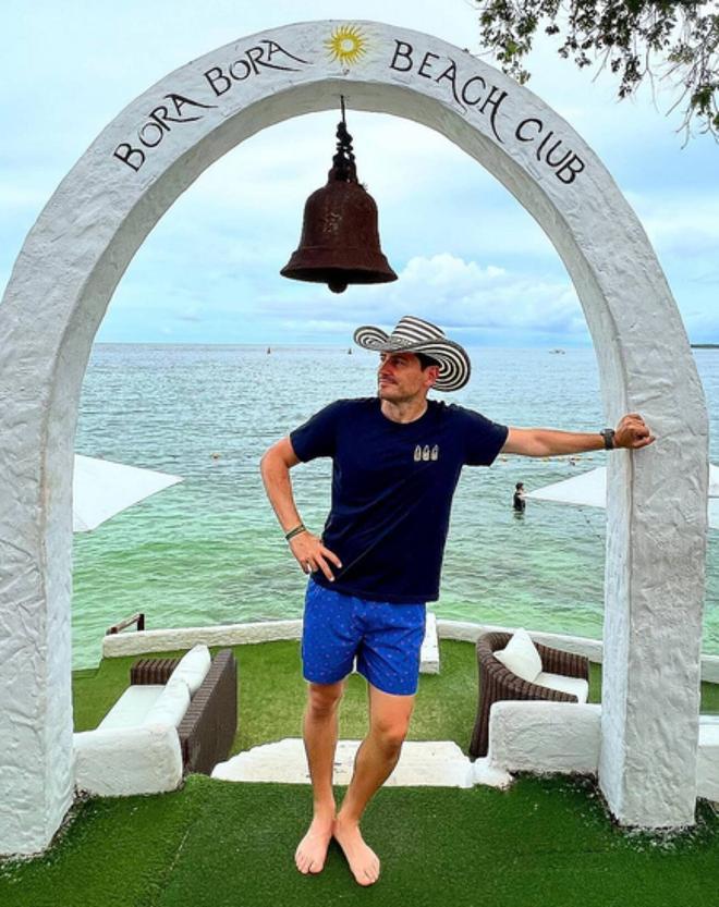 Iker Casillas disfrutando de sus vacaciones en Colombia. En la foto en el Bora Bora Cartagena Beach Club