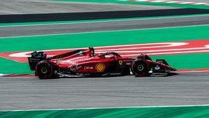 Carlos Sainz, en acción este viernes en el Circuit de Barcelona