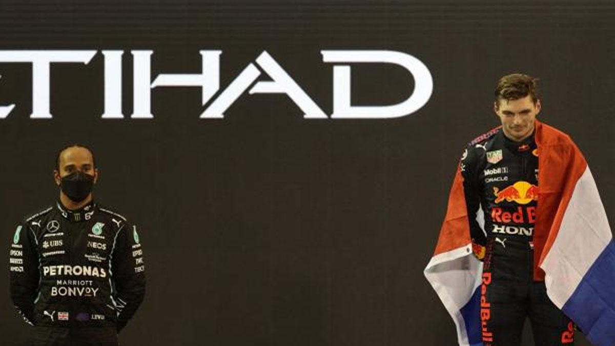 Hamilton y Verstappen , en el podio de Abu Dhabi Hamilton y Verstappen , en el podio de Abu Dhabi