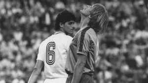 Bernd Schuster, en una imagen de la final de la Copa de Europa jugada en Sevilla en 1986 entre el FC Barcelona y el Steaua de Bucarest Bernd Schuster, en una imagen de la final de la Copa de Europa jugada en Sevilla en 1986 entre el FC Barcelona y el Steaua de Bucarest