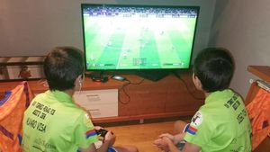 Dos de los participantes en una prueba piloto de la app eSports Penyes Dos de los participantes en una prueba piloto de la app eSports Penyes