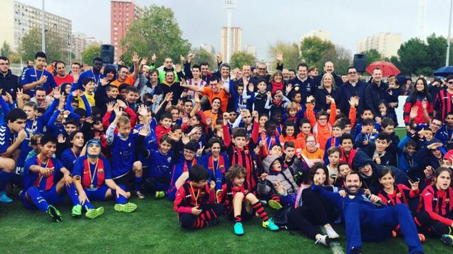 Foto de familia de los participantes en la II Día del Fútbol Inclusivo Foto de familia de los participantes en la II Día del Fútbol Inclusivo