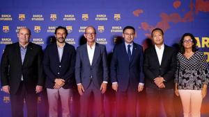 Josep Maria Bartomeu, los directivos Didac Lee, Jordi Cardoner y Oriol Tomàs y el CEO Òscar Grau, en la inauguración de Barça Studios el 20 de septiembre de 2019