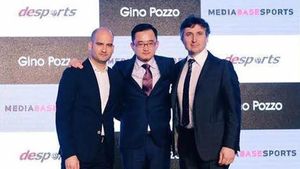 Pere Guardiola, Jiang Lizhang y Gino Pozzo presentaron su acuerdo en Shanghai Pere Guardiola, Jiang Lizhang y Gino Pozzo presentaron su acuerdo en Shanghai