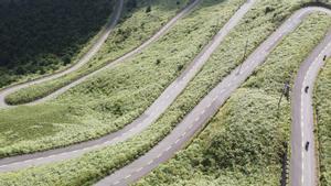 Rutas en moto: las 7 carreteras más altas y con más curvas de España