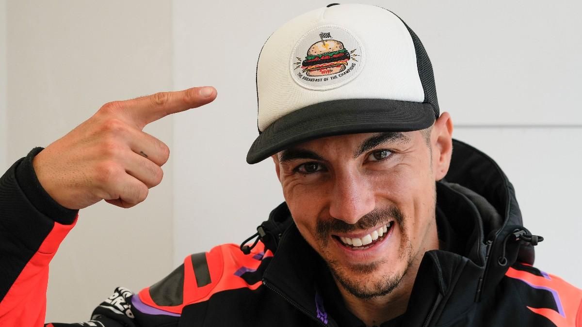 Maverick Viñales ha lucido hoy, en Silverstone, una gorra con un diseño de su marca de ropa deportiva Maverick Viñales ha lucido hoy, en Silverstone, una gorra con un diseño de su marca de ropa deportiva