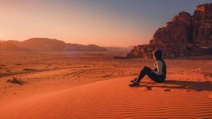 El desierto de Wadi Rum, en Jordania, muestra un paisaje similar al de Marte. ¿La producción de oxígeno hará que algún día podamos vivir en el planeta rojo?