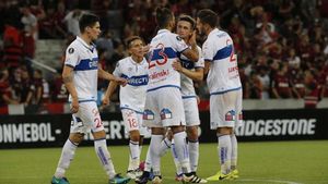 Universidad Católica celebra su empate Universidad Católica celebra su empate