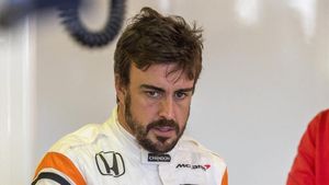 Alonso tuvo que abandonar Alonso tuvo que abandonar