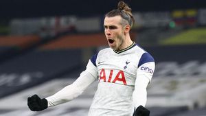 Bale celebra uno de sus goles de hoy con el Tottenham Bale celebra uno de sus goles de hoy con el Tottenham