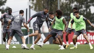 La plantilla madridista completó el quinto entrenamiento de la semana La plantilla madridista completó el quinto entrenamiento de la semana