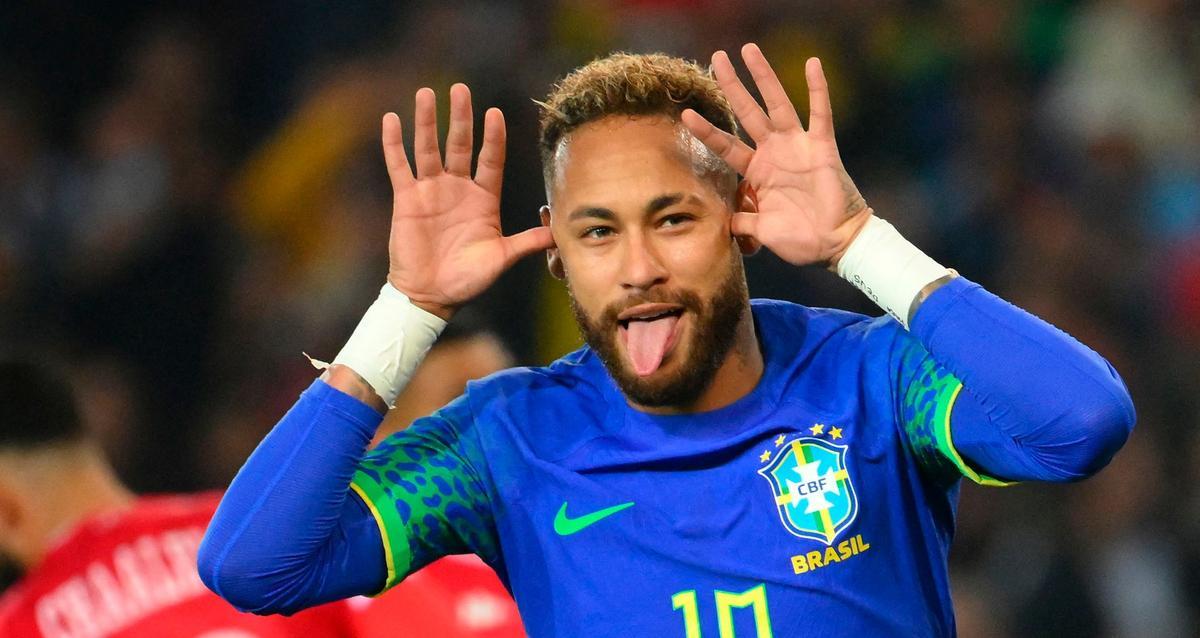 Neymar celebrando el gol ante Túnez