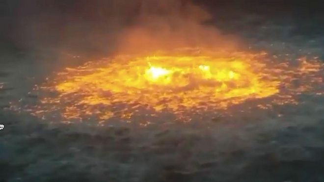 Image: https://estaticos-cdn.sport.es/clip/cea46056-4f4b-4c45-9e6e-b5bea770d352_media-libre-aspect-ratio_default_0.jpg Este incendio en el Golfo de Mxico parece sacado de una pelcula de Roland Emmerich