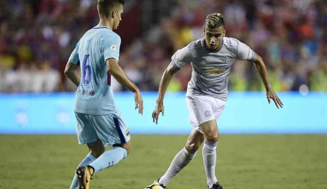 Denis Suárez, en el encuentro ante el Manchester United Denis Suárez, en el encuentro ante el Manchester United