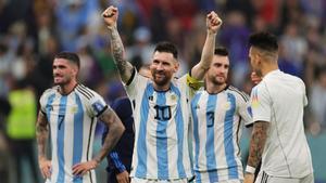 Leo Messi celebra su éxito en el Mundial 2022.