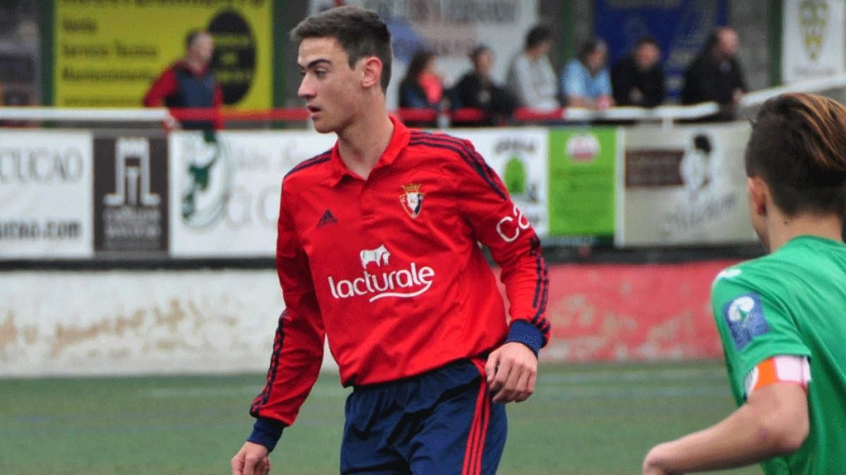 Iker San Vicente, en un partido con Osasuna Iker San Vicente, en un partido con Osasuna