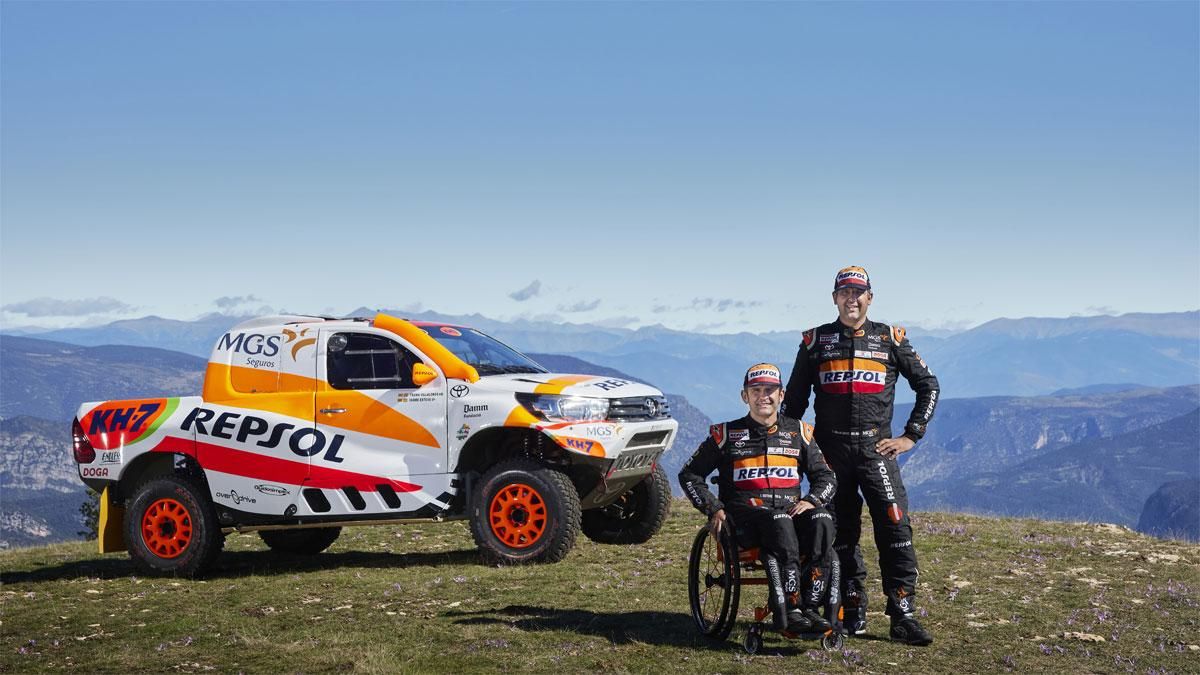 Isidre Esteve y su copiloto Txema Villalobos, al Dakar con el poderoso Toyota Hilux Overdrive Isidre Esteve y su copiloto Txema Villalobos, al Dakar con el poderoso Toyota Hilux Overdrive