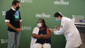 La primera vacunada contra Covid-19 en Brasil La primera vacunada contra Covid-19 en Brasil