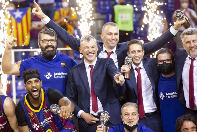 Saras, eufórico tras conquistar la Liga Endesa Saras, eufórico tras conquistar la Liga Endesa