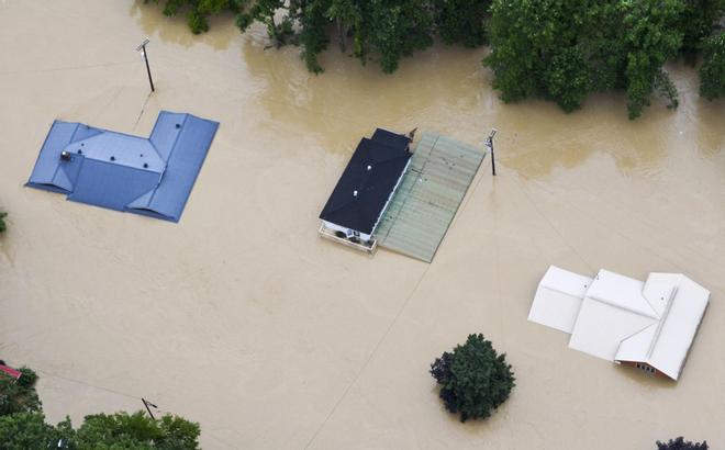 Las inundaciones dejan ya 37 muertos en Kentucky… y sigue lloviendo