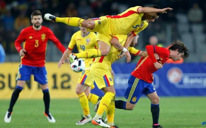 Sergi Roberto debutó con España ante Rumanía Sergi Roberto debutó con España ante Rumanía