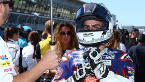 Romano Fenati, un talento que se ha perdido por una maniobra irresponsable Romano Fenati, un talento que se ha perdido por una maniobra irresponsable