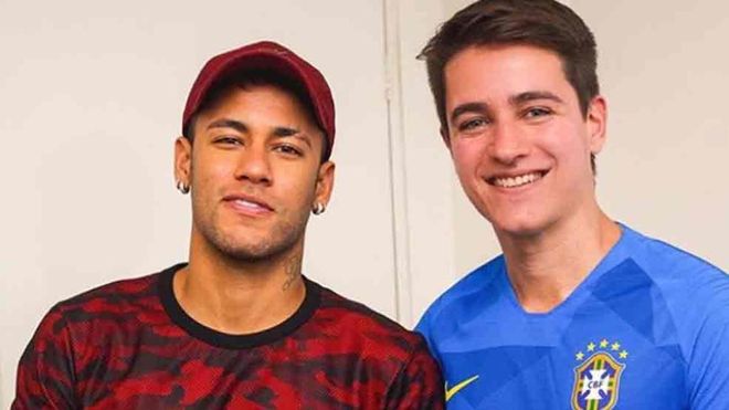 Neymar, junto al fotógrafo Neymar, junto al fotógrafo