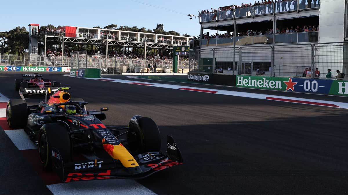 Clasificación F1 |  Checo reina en las calles de Bakú, con Alonso cuarto y Sainz, quinto