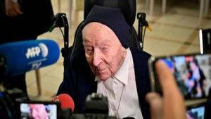 La hermana André, la persona más longeva de Europa, cumple 117 años tras superar el Covid