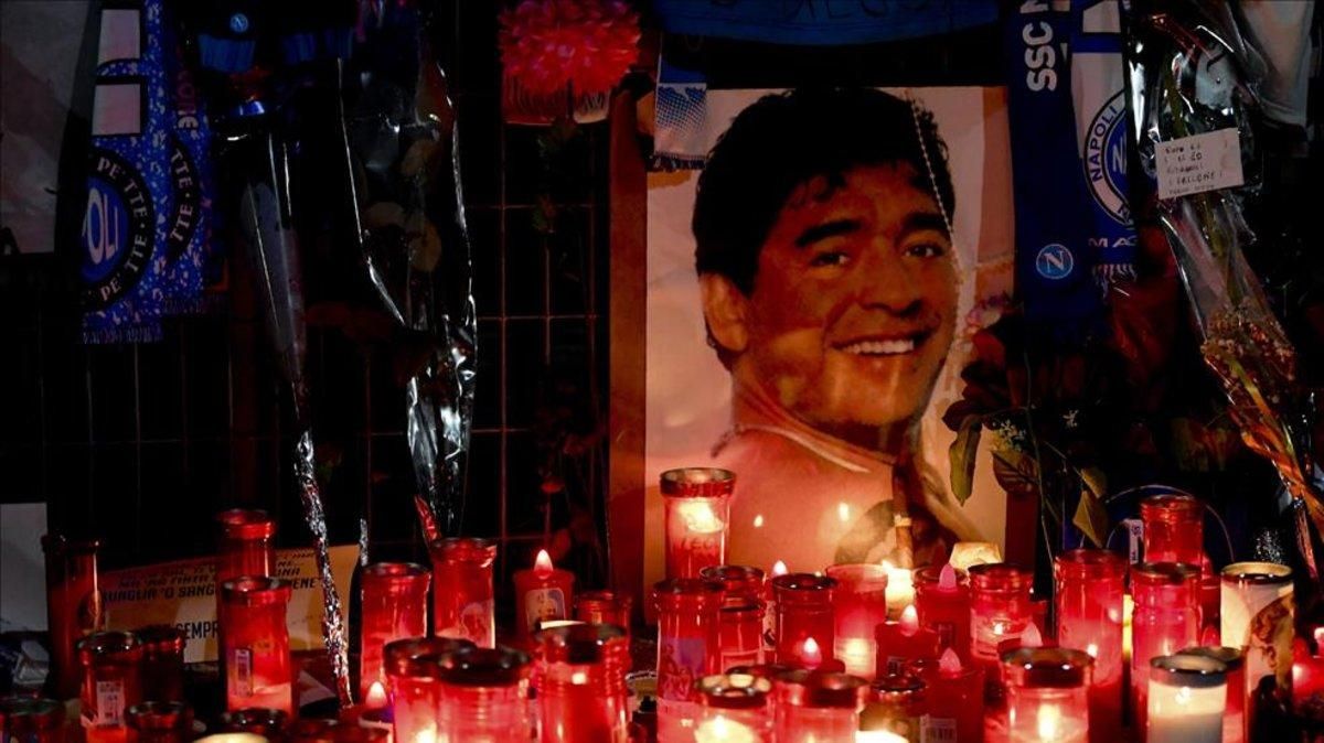 Maradona, homenajeado en el estadio San Paolo Maradona, homenajeado en el estadio San Paolo