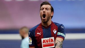 Sergi Enrich, condenado a dos años de prisión y una multa de 100.000 euros Sergi Enrich, condenado a dos años de prisión y una multa de 100.000 euros