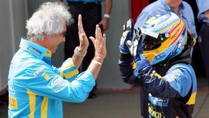 Briatore, con Alonso, en una foto de archivo de 2006 Briatore, con Alonso, en una foto de archivo de 2006