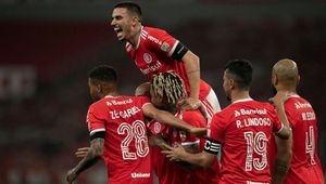 Inter de Porto Alegre derrotó 4-3 a América de Cali Inter de Porto Alegre derrotó 4-3 a América de Cali