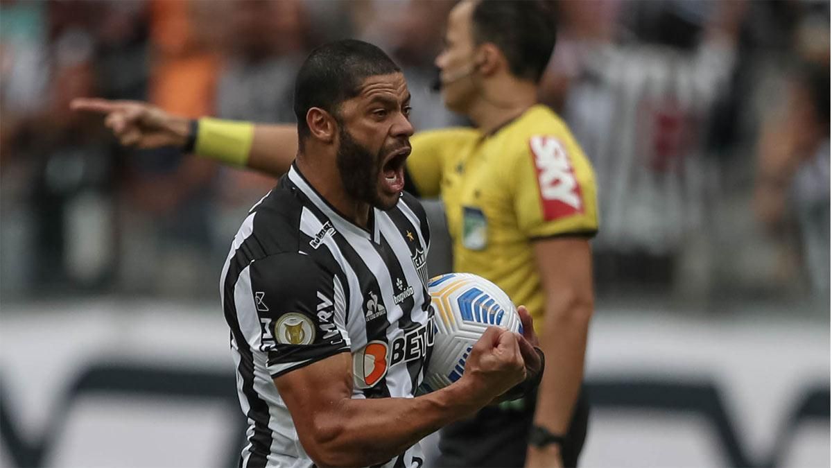 Hulk volvió a ser decisivo, marcó y se situó artillero del Brasileirao Hulk volvió a ser decisivo, marcó y se situó artillero del Brasileirao