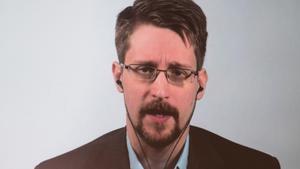 Archivo - Edward Snowden, en una videconferencia