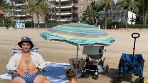 La naturalidad de Manu Trigueros en la playa vuelve a hacerse viral