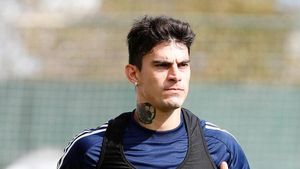 Diego Perotti en un entrenamiento con el Fenerbahçe Diego Perotti en un entrenamiento con el Fenerbahçe