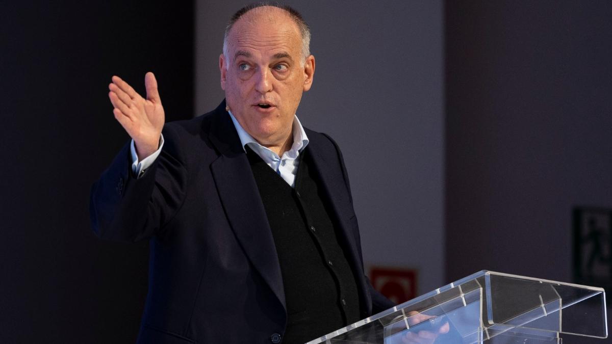 Tebas: No creo que el Barça haya comprado árbitros