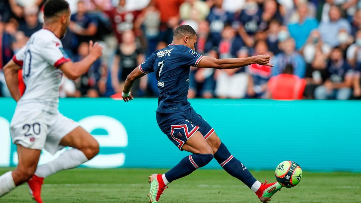 Mbappé fue titular en el encuentro Mbappé fue titular en el encuentro