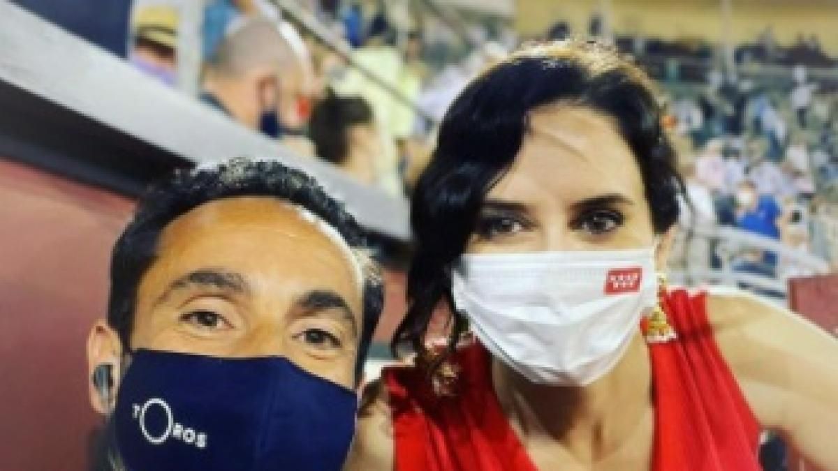 Instagram censura esta fotografía de Isabel Díaz Ayuso en Las Ventas Instagram censura esta fotografía de Isabel Díaz Ayuso en Las Ventas