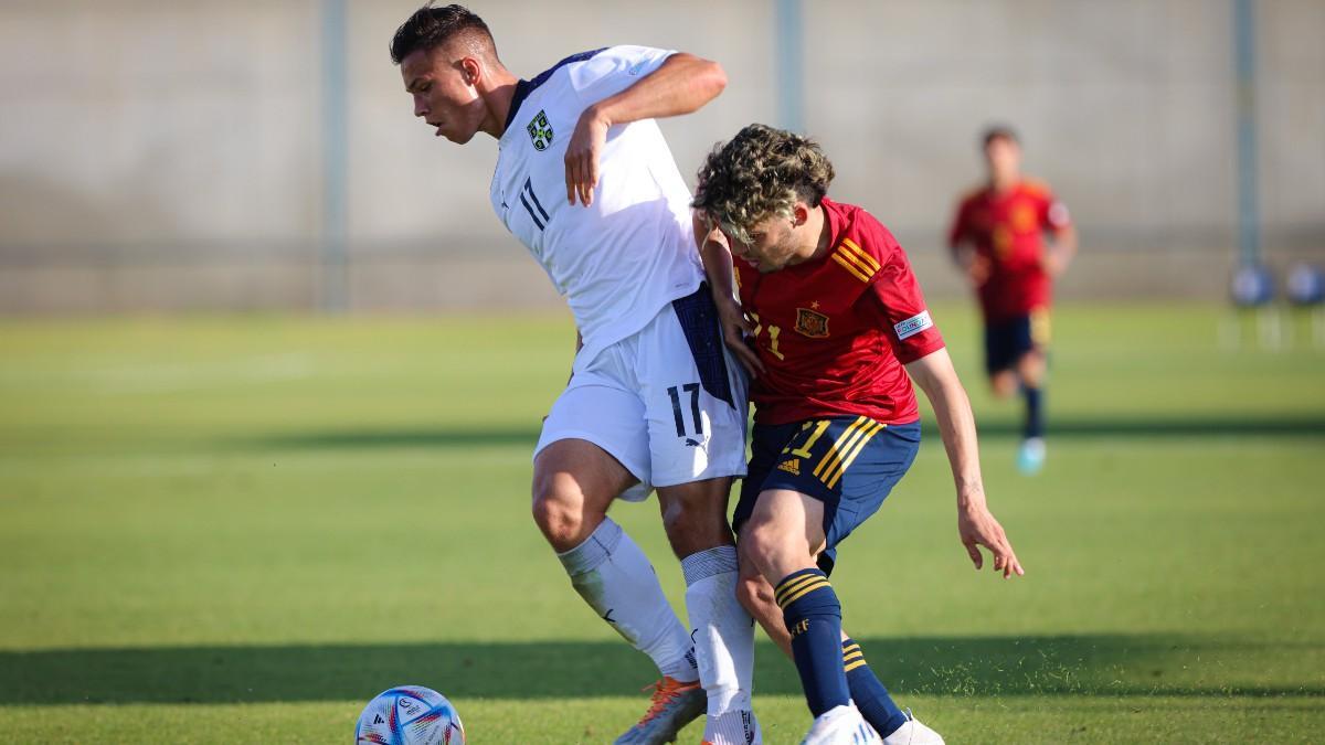 Instantánea del encuentro entre España y Serbia del Europeo sub-17