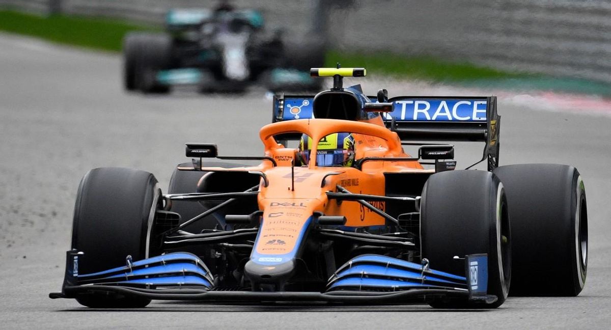 Lando Norris liderando el GP de Rusia, con Hamilton al acecho Lando Norris liderando el GP de Rusia, con Hamilton al acecho